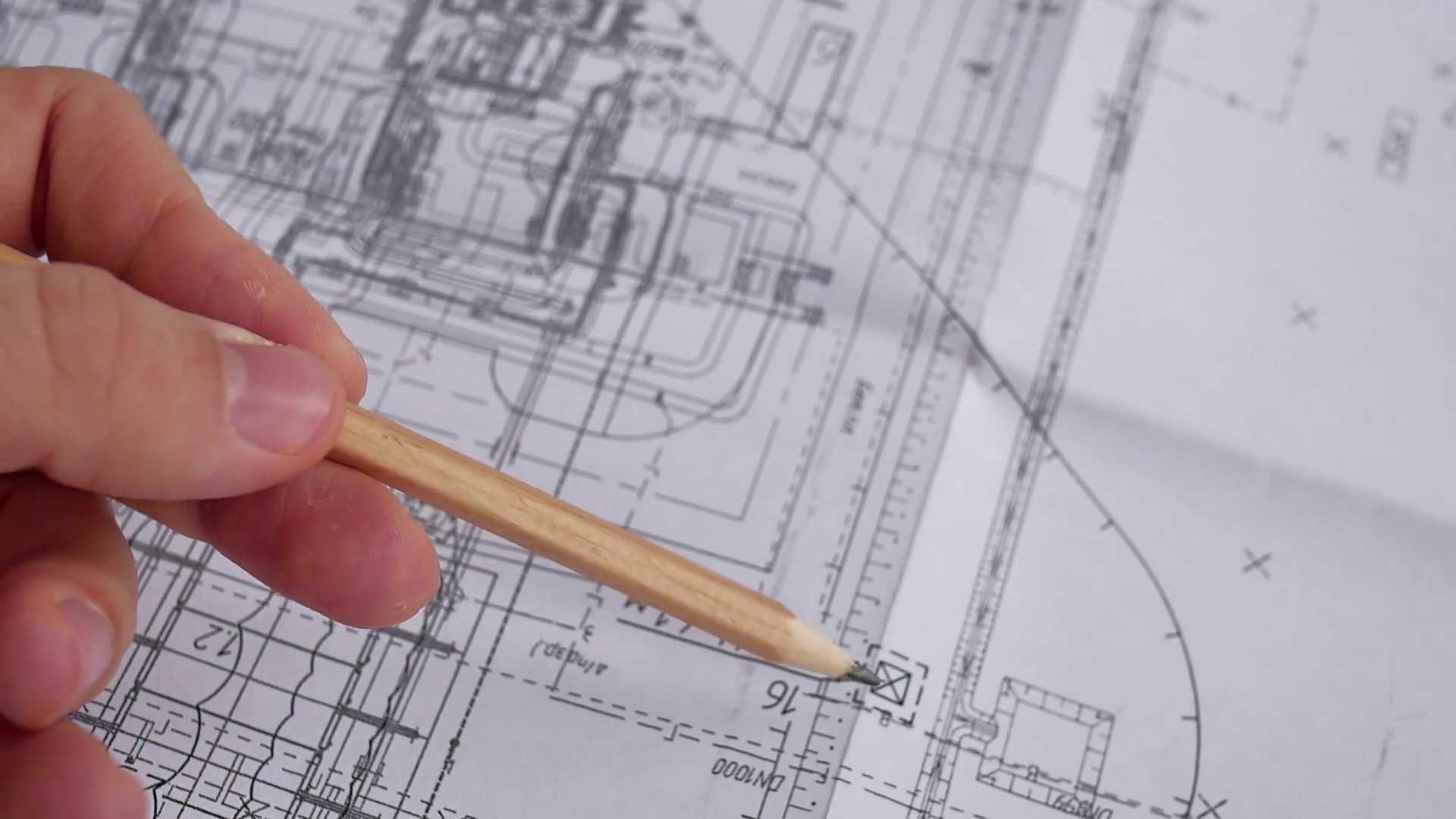 Quarterly insight. Compounding gains.”